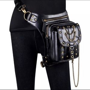 🚫 SOLD NWOT faux leather black holster bag with